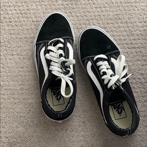 lightly used black vans